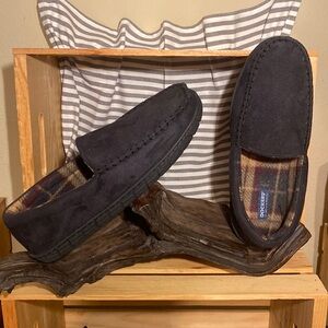 #95 Dockers Slippers - Size XL 11-12, Black